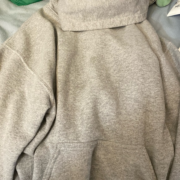 light grey hoodie with hood and pocket - Picture 1 of 1
